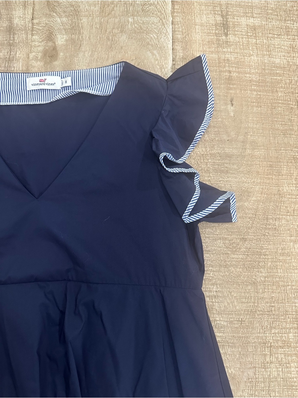Vineyard Vines Navy Ruffle Peplum Top | Size M | Seersucker Trim - Picture 4 of 16